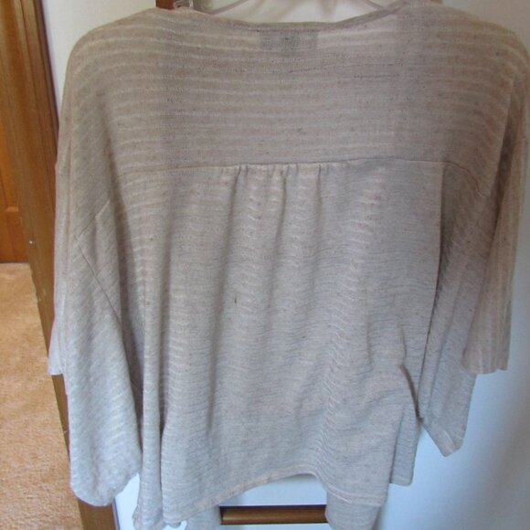 AGB Woman Size 2X Cover/Short Sleeve Knit Cardigan - Picture 2 of 4